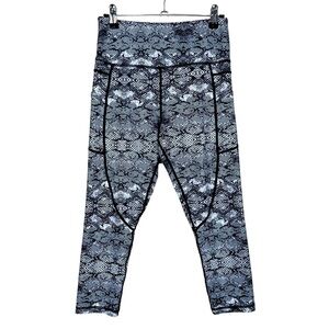 ZYIA Metallic Cobra Light N Tight Pocket Capri Leggings